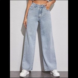 Light wash baggy jeans